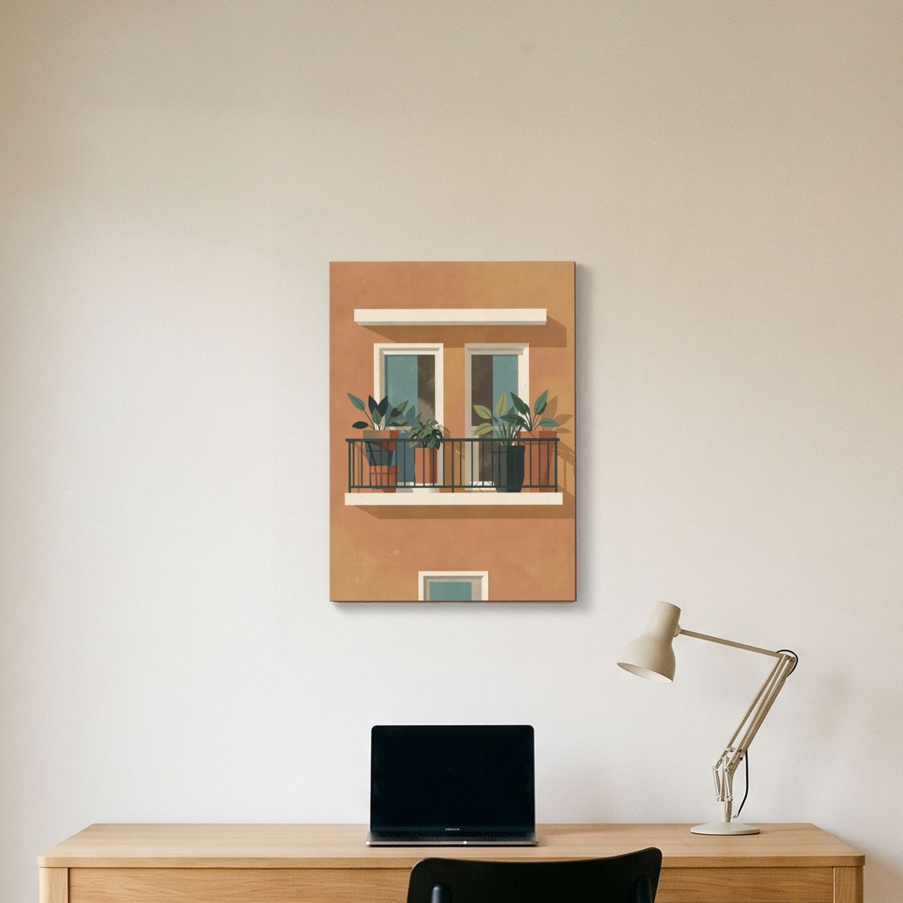 Holzposter im Arbeitszimmer, Balkon mit Pflanzen neben einem Schreibtisch, dezente Farben