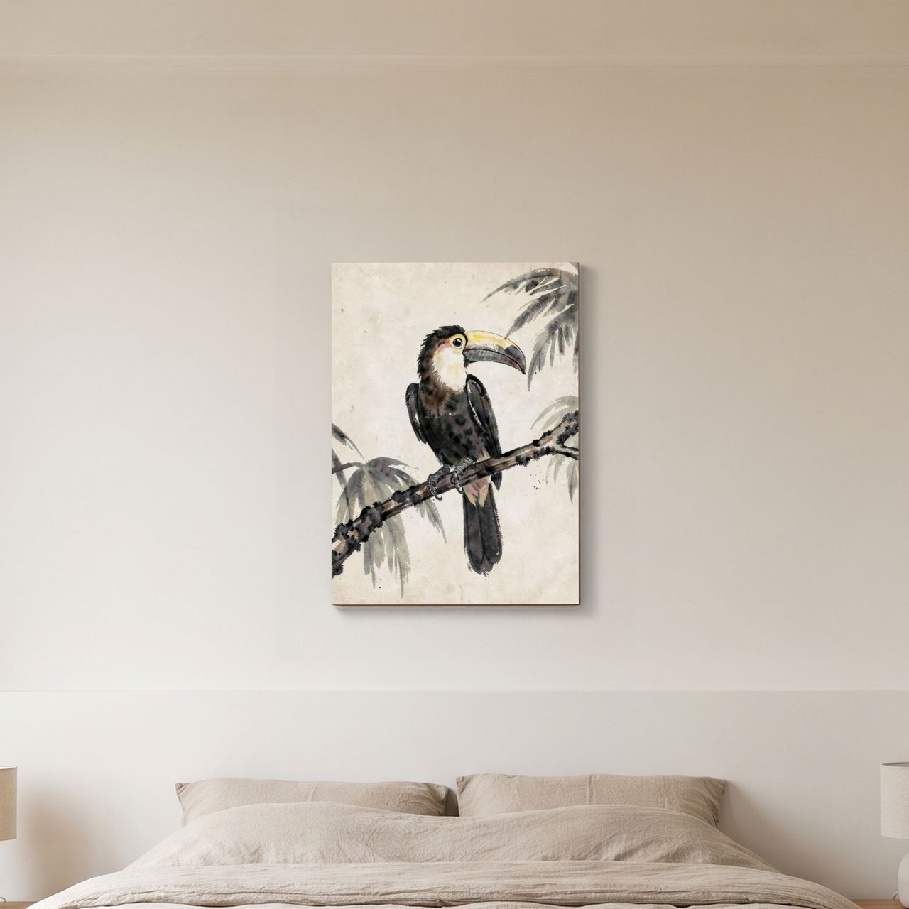 Holzposter mit Tukan an der Wand im Schlafzimmer